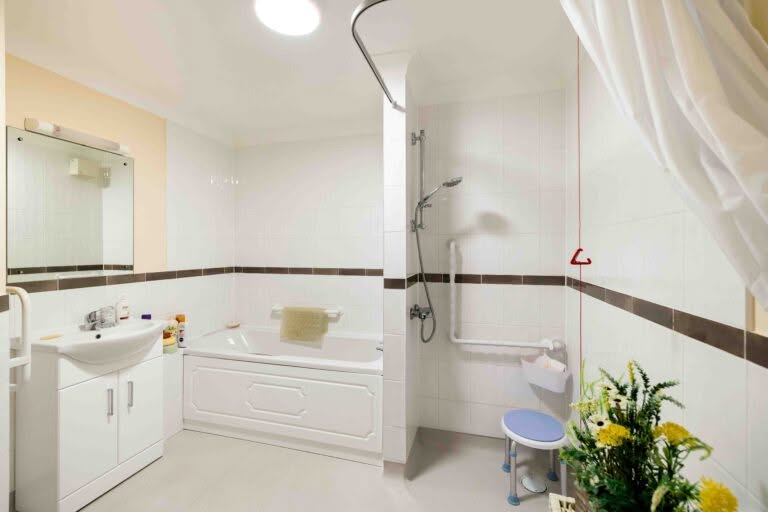1 bedroom Ground Floor Flat in Folkestone, Kent