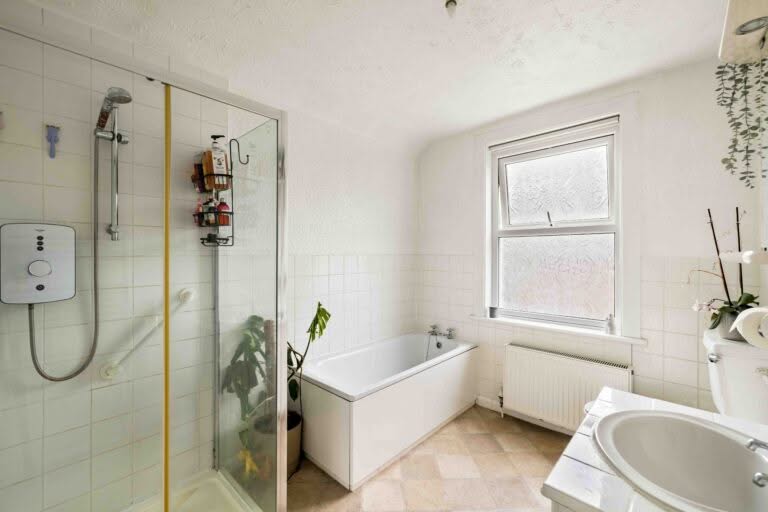 2 bedroom Terraced House in Dover, Kent