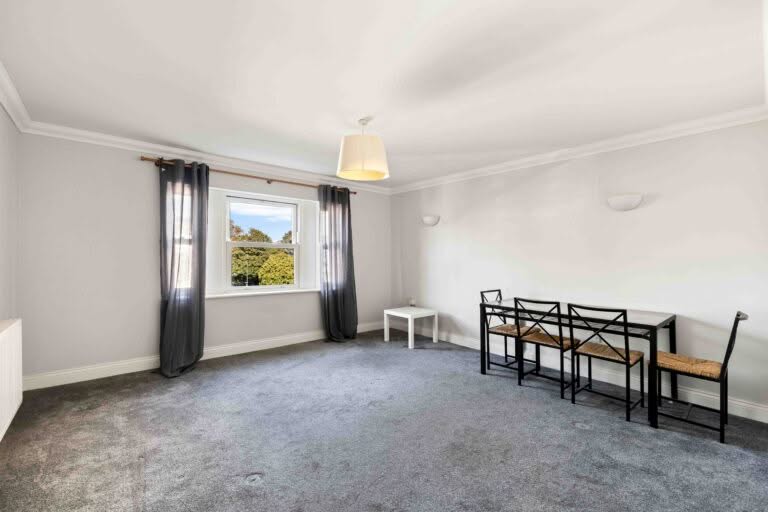 2 bedroom Apartment in Folkestone, Kent
