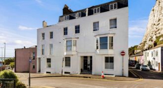Flat 7, 30-32 East Cliff