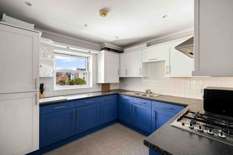 2 bedroom Apartment in Folkestone, Kent