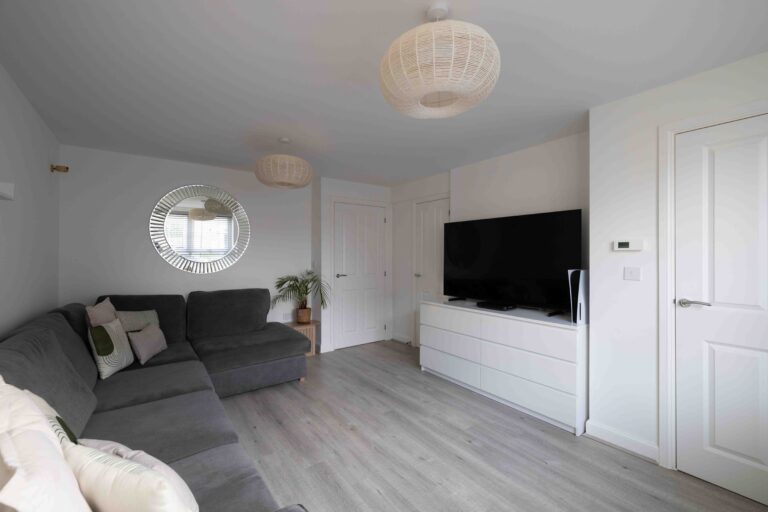 3 bedroom Semi-Detached House in Dover, Kent