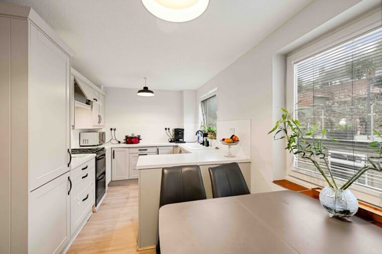 4 bedroom Semi-Detached House in Dover, Kent