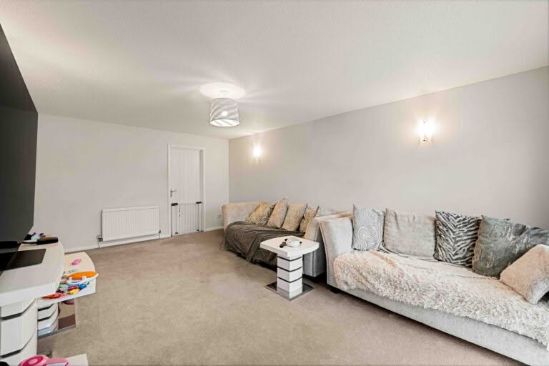 4 bedroom Semi-Detached House in Dover, Kent
