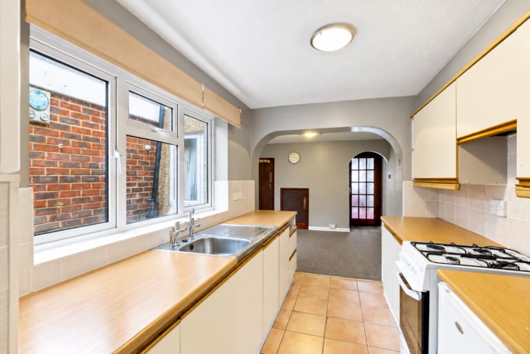 2 bedroom Terraced House in Folkestone, Kent