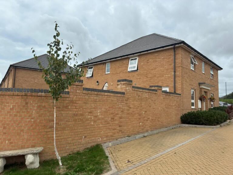 3 bedroom Semi-Detached House in Dover, Kent