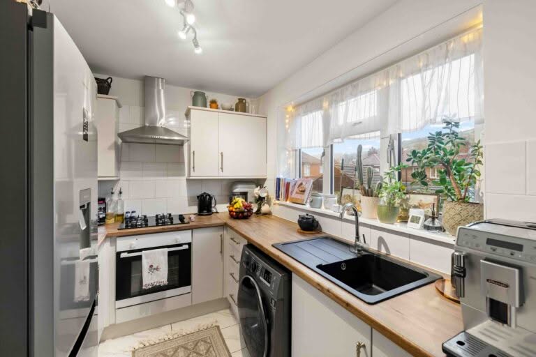 2 bedroom End of Terrace House in Dover, Kent